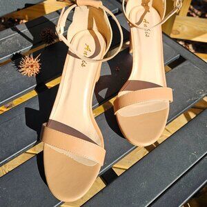 Ankis Nude/Tan Open Toe Ankle Strap Block Heeled Sandal - Sz 9 M